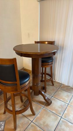 High table with 2 chairs