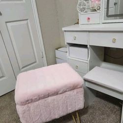 Pink Chair Storage Montoman 