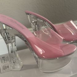 Brandnew Beautiful Heels / Wedges Size 6 Retail Value $99 + Tax 