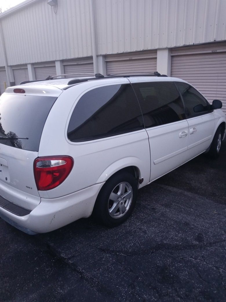 2005 Dodge Grand Caravan