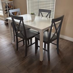 Dinning Table With 4 Chairs 