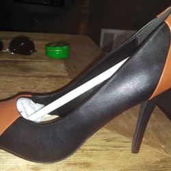 Black Multi Heel Size 8.5