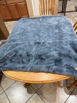 UGG Euphoria Plush Faux Fur Throw Blanket Gray, 50" x 70" New