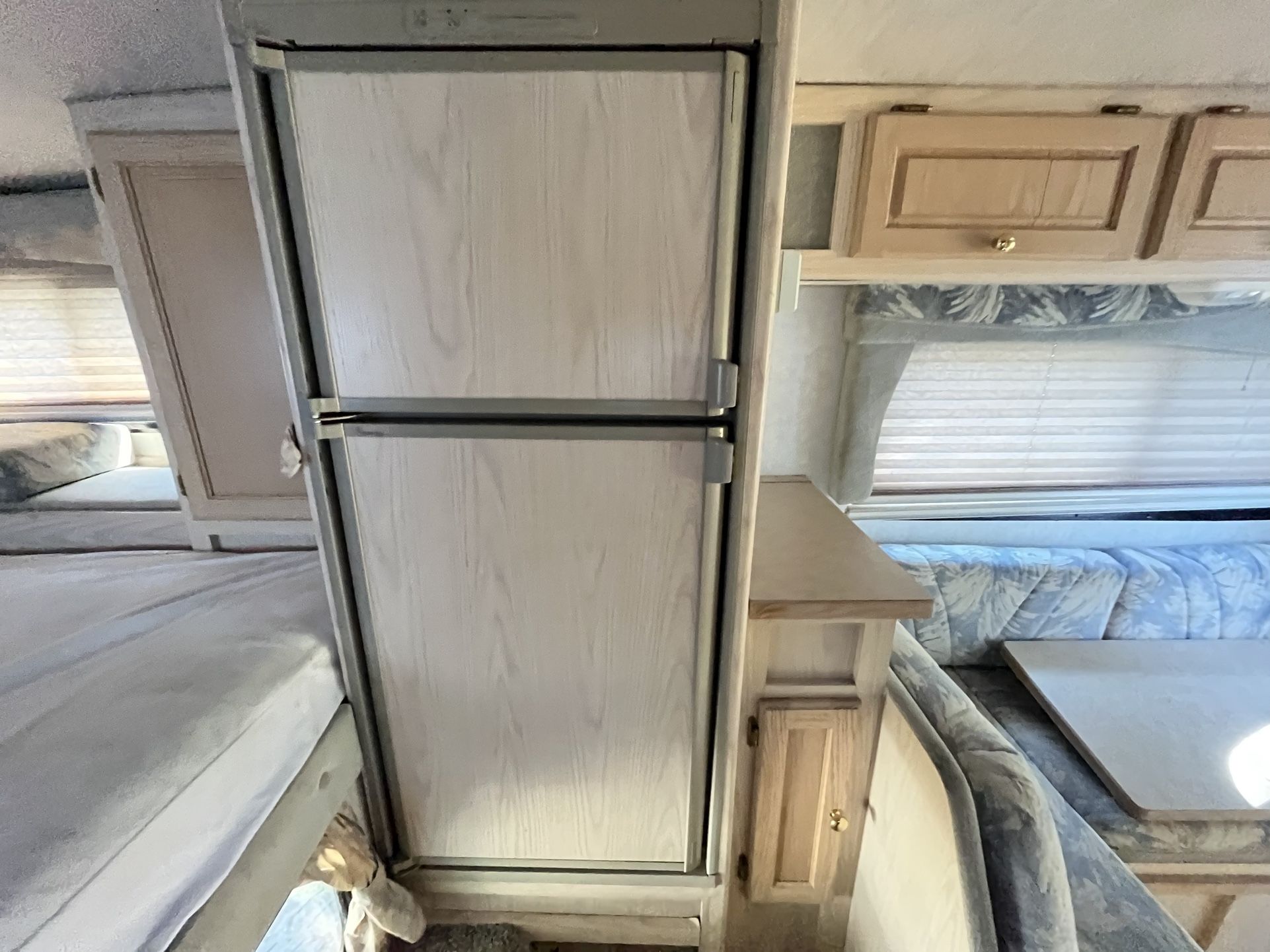 2001 2001 Bigfoot Camper Roof Air, And Awning Generator 1 Owner 2001 Bigfoot Camper Roof Air