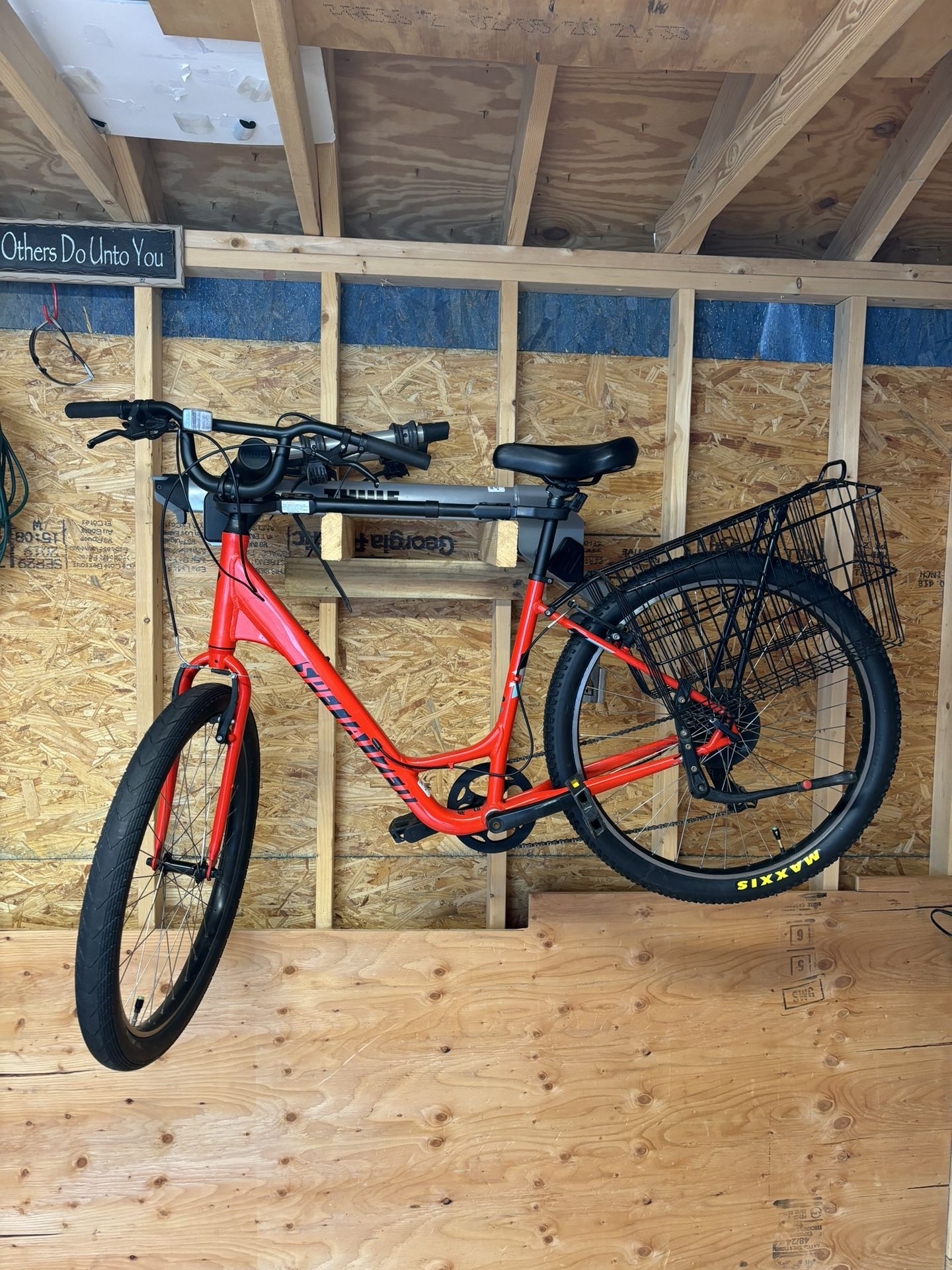 Specialized Walk Thru Canal Bike