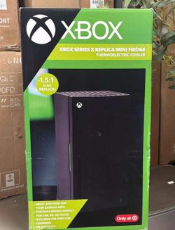 Xbox series X replica mini fridge