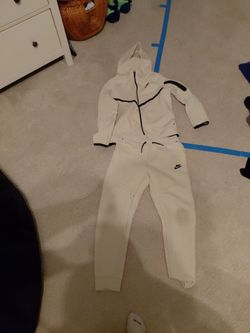 Nike tech sweatsuit