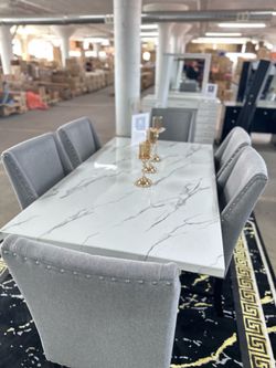 Dining table + 6 chairs