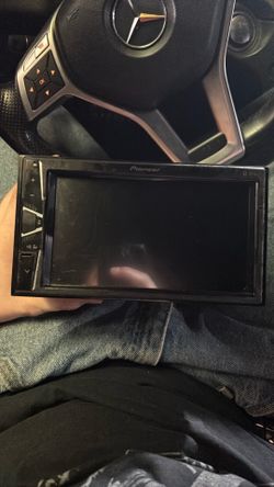 Pioneer DMH-100BT