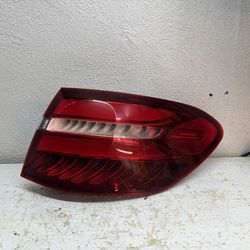 2016 2019 Mercedes Benz GLC GLC350 LED Right RH Side Tail Light Used OEM