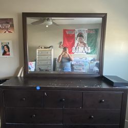 Dresser With Mirror +TV 