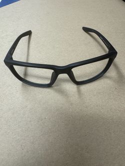 Nike Valiant CW4645 010 Matte Black Rectangular Eyeglasses Frames 60-17-135 Product Overview Elevate your eyewear collection with these authentic Nike