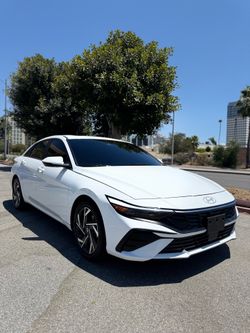 Hyundai Elantra Hybrid Limited