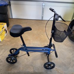 KneeRover Steerable Seated Scooter