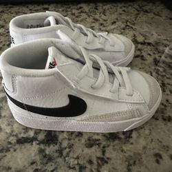 Brand New Toddlers Nike Blazer Sz 9c 