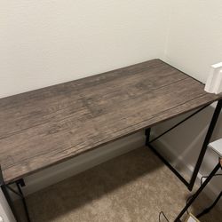 Desk - Wood/black