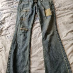 Women's Levi Jeans