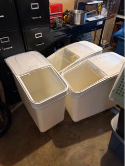 Commercial Rectangular Food Storage Container