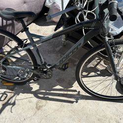 Hyper Bicycles 700c Urban Hybrid Bike, Adults Ages 14+, Gray