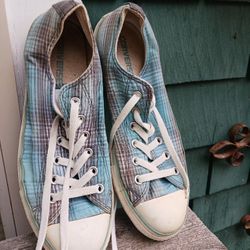 Converse Tennis Shoes
