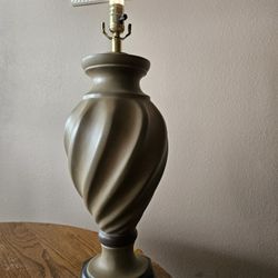 LARGE LAMP, CROCKPOT, 2 THERMOS  ALL WORKS 