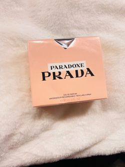 PARADOXE PRADA