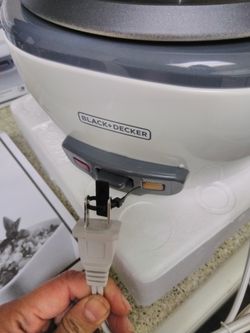 Black and Decker 6-Cup Cooked/3-Cup Uncooked Rice Cooker and Food Steamer  RC506