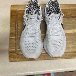 Women’s Size 10 Nikes
