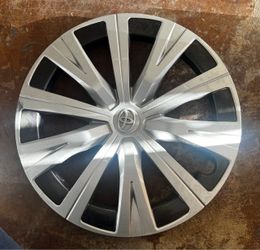 TOYOTA OEM HUB CAPS