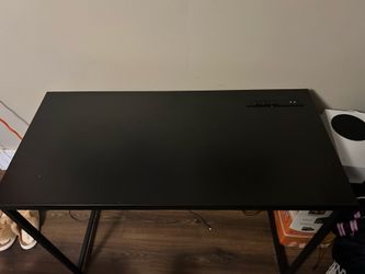 gaming desk set up