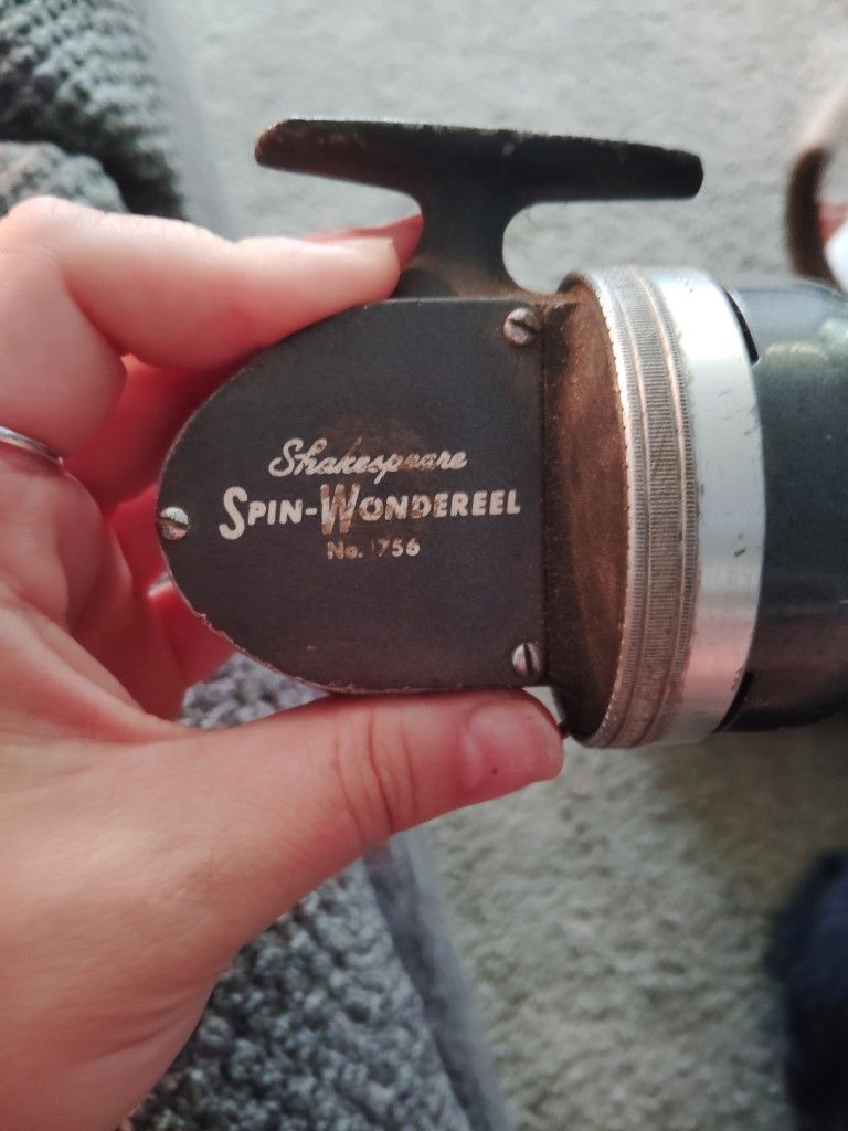 vintage wooden shakesphere fishing reel