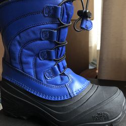 The North Face Snow Boots ( SZ 2)