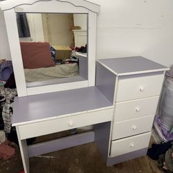 Vanity With Drawers 