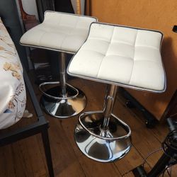 2 Adjustable Bar Stools