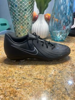 Nk soccer brand new  original shoe bk/white no box size 9.5 men