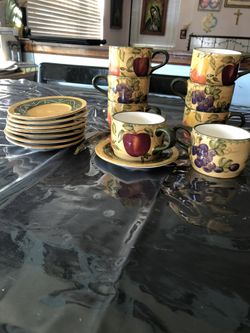 Beautiful hand painted 16pc Casa Vero Ack USA harvest pattern- 8cups/8plates-$25