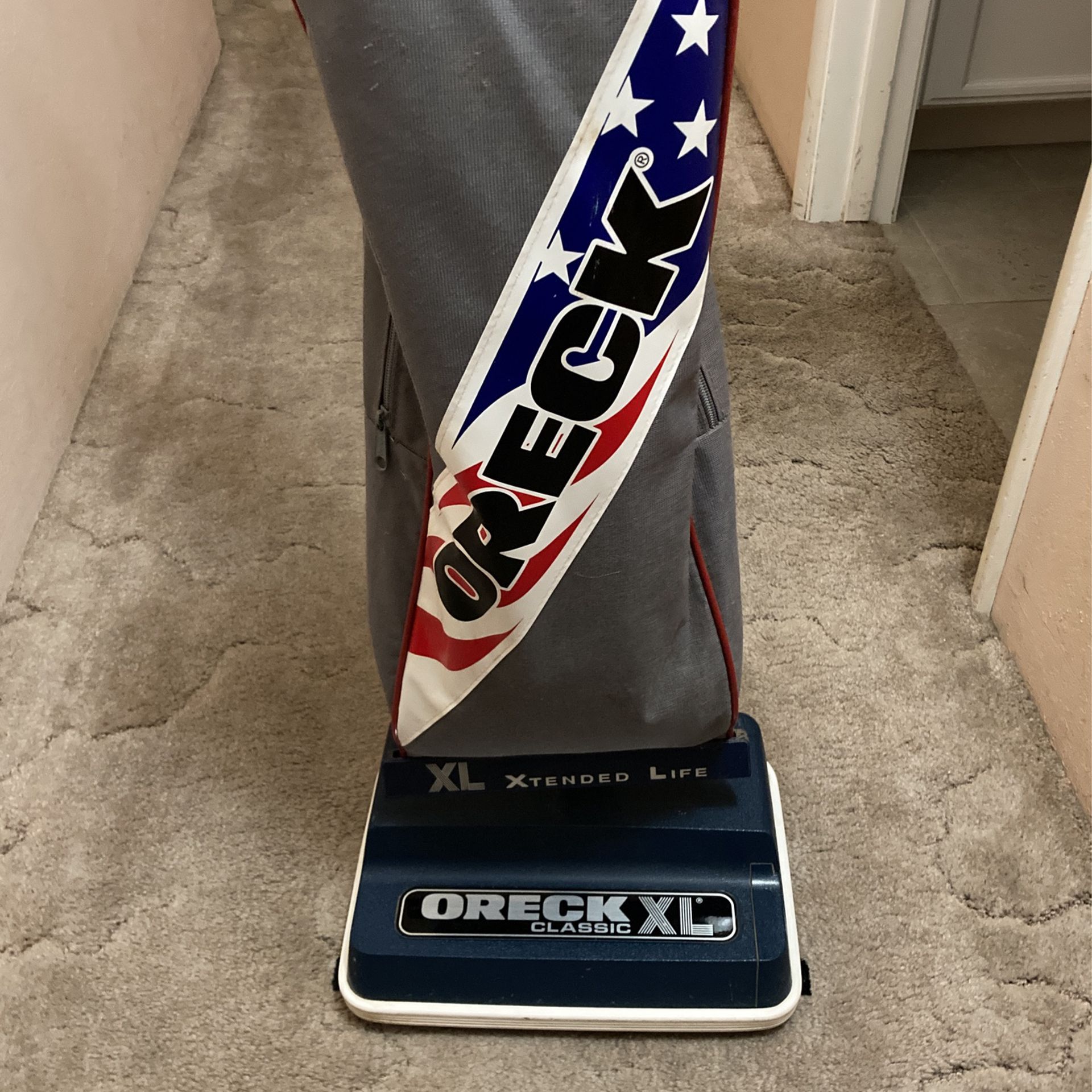 Oreck XL Classic Xtended Life Vacuum Cleaner with bag