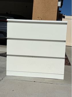 FREE 3 DRAWER CABINET