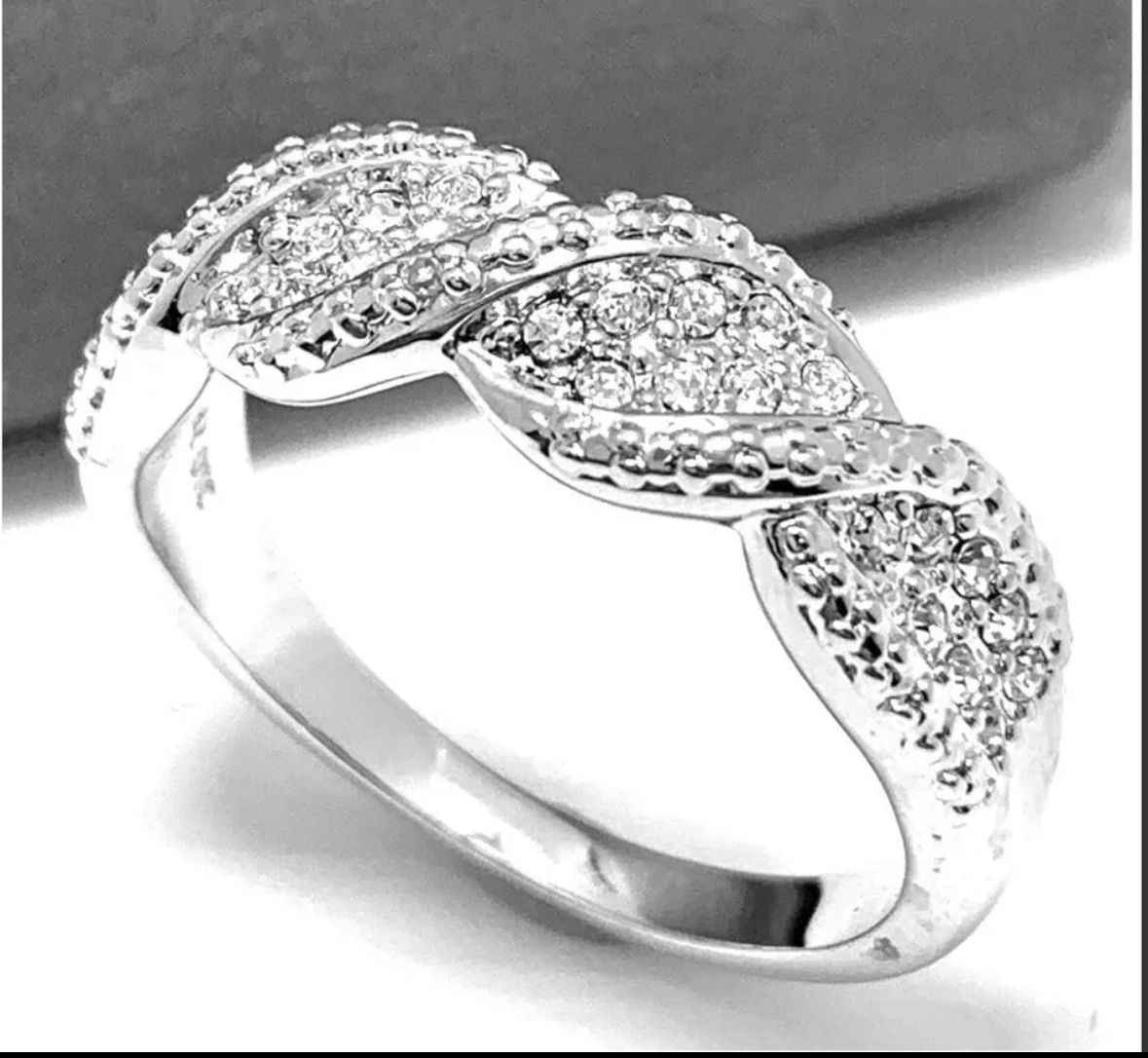 18k White Gold & Jewelry Bronze 1.00ctw White Natural Crystal Ring