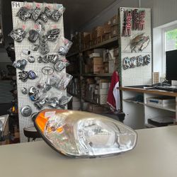 2007 To 2011 Hyundai Accent Headlight Passenger Side Assembly #337 FB403