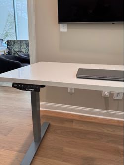 FlexiSpot Electric Standing Desk 48” x 30” - Like New - $95