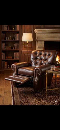 Vintage / Traditional Chesterfield-style Tufted Recliner