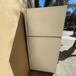 Top Freezer Refrigerator Good Condition 3 Months Warranty Delivery Available 