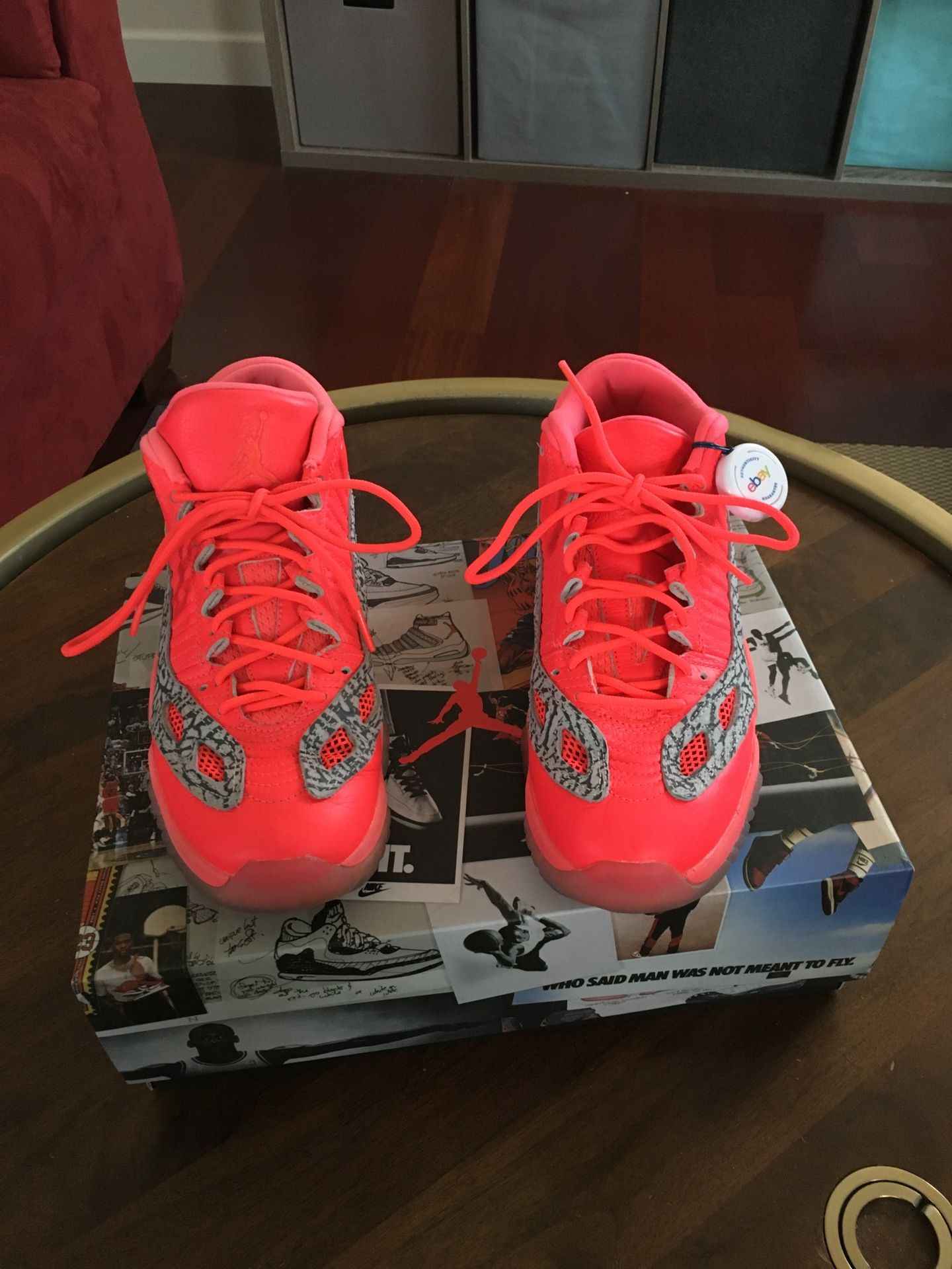 Jordan 11 IE