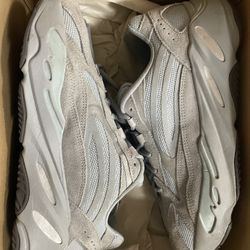 Yeezy 700 Hsp Blue 