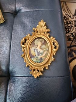 Silk padded portrait print of Marie Antoinette.