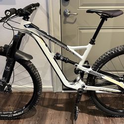 YT JEFFSY 29 CF PRO M MOUNTAIN BIKE