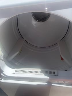 clothes dryer .