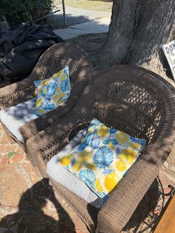 Wicker Patio Chair with Cushion