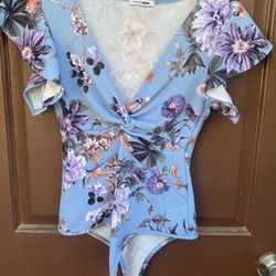 Light Blue Floral Bodysuit M.